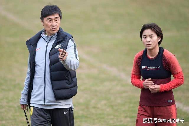 阿隆索谈埃斯特旺沟通出场时间的想法